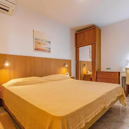Stunning Home In Pula *