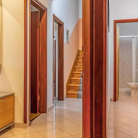 Pet Friendly In With Jacuzzi Casa vacanze Pola