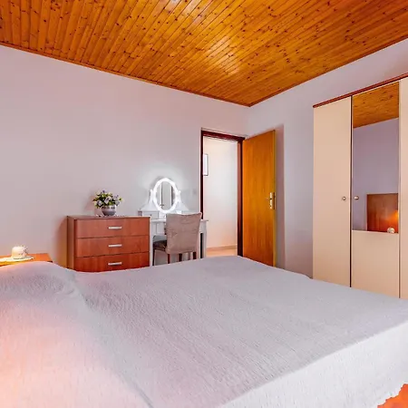 Stunning Home In Pula Feriehus *
