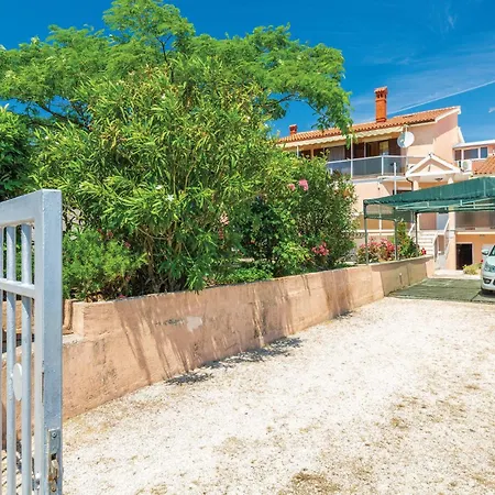 Stunning Home In Pula *