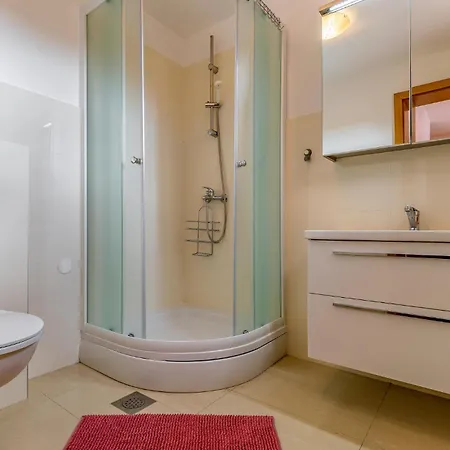 Pet Friendly In With Jacuzzi