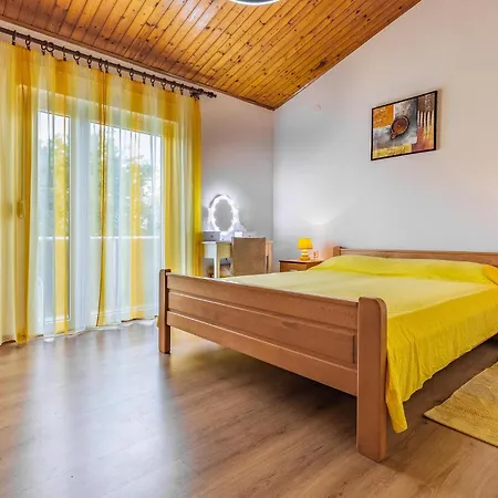Stunning Home In Pula