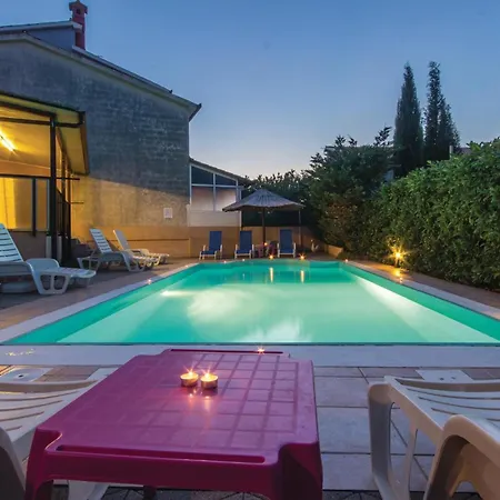Pet Friendly In With Jacuzzi