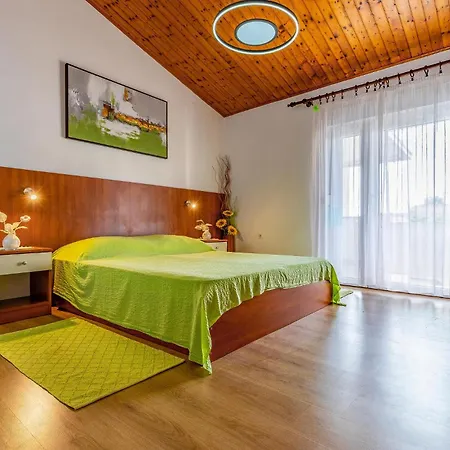 Casa vacanze Pet Friendly In With Jacuzzi Pola