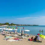 Stunning Home In Pula Pula