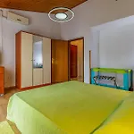 Stunning Home In Pula Vikendica