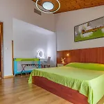 Vikendica Stunning Home In Pula