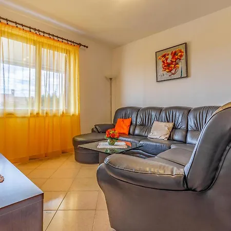 Semesterbostad Stunning In