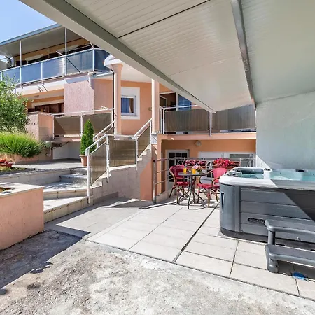 Semesterbostad Stunning In Pula