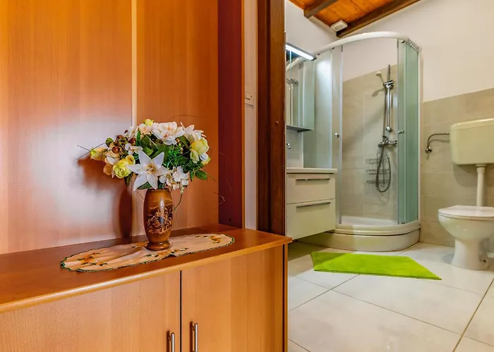 Semesterbostad Stunning In Pula