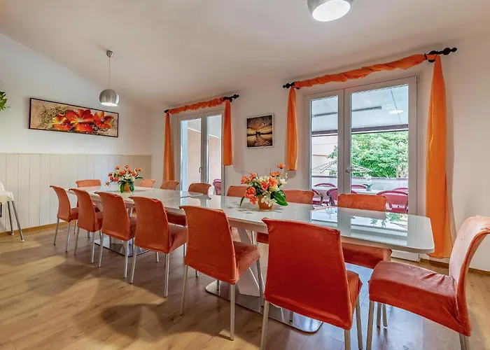 Stunning Home In Pula * Pula