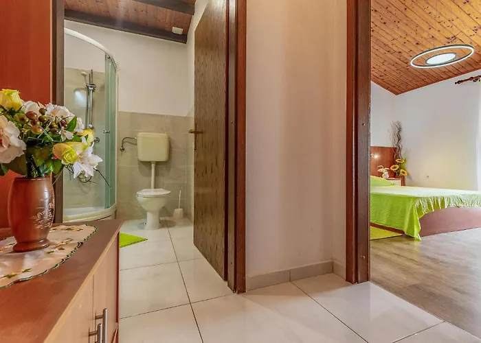 Stunning Home In Pula Pula