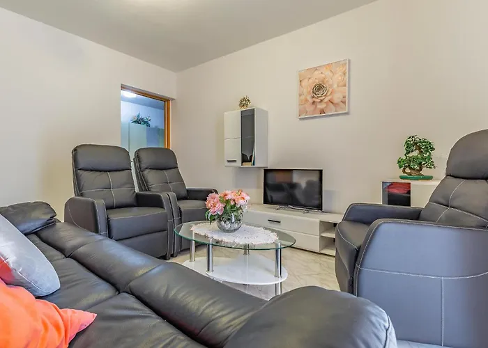 Stunning Home In Pula *