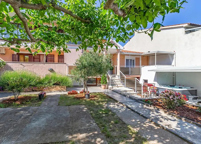 Stunning Home In Pula Pula