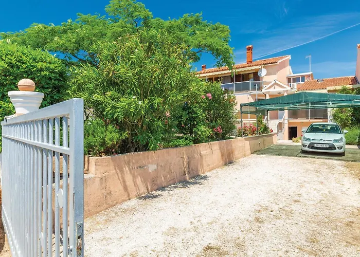 Stunning Home In Pula *