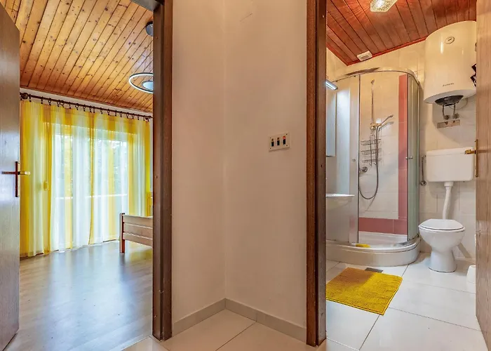 Stunning Home In Pula *