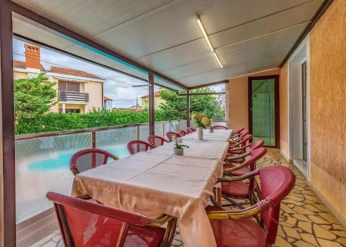 Stunning Home In Pula * Pula